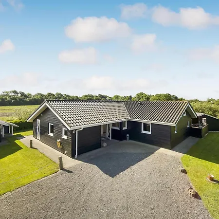 Casa vacanze Awesome Home In Tarm With Sauna